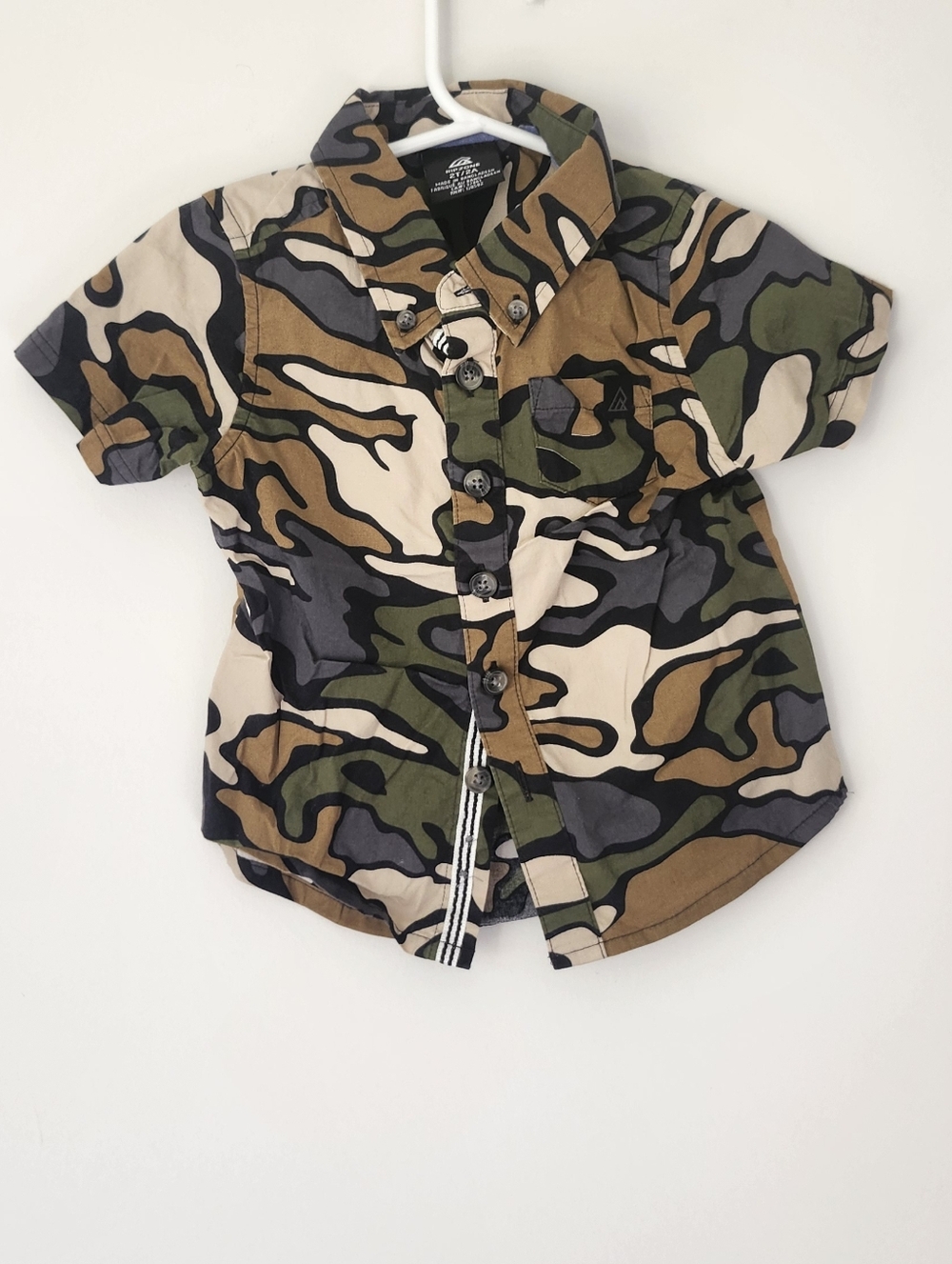 RipZone Camo Toddler Boy 2T  Button Down T Shirt